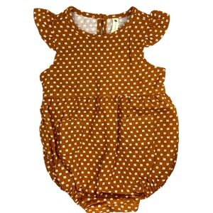 Quincy Mae Certified Organic Cotton Ruffle Sleeve Baby Romper Onesie